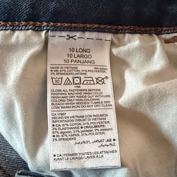 7 Pairs of Women's Jeans in Various Blue Shades, Size 10 - Picture 9 of 16